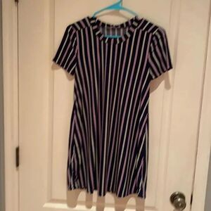 BCBG a popover dress. S